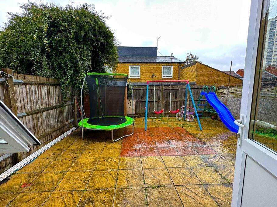New! 4 Bedroom London House With Garden And Lawn Exteriör bild
