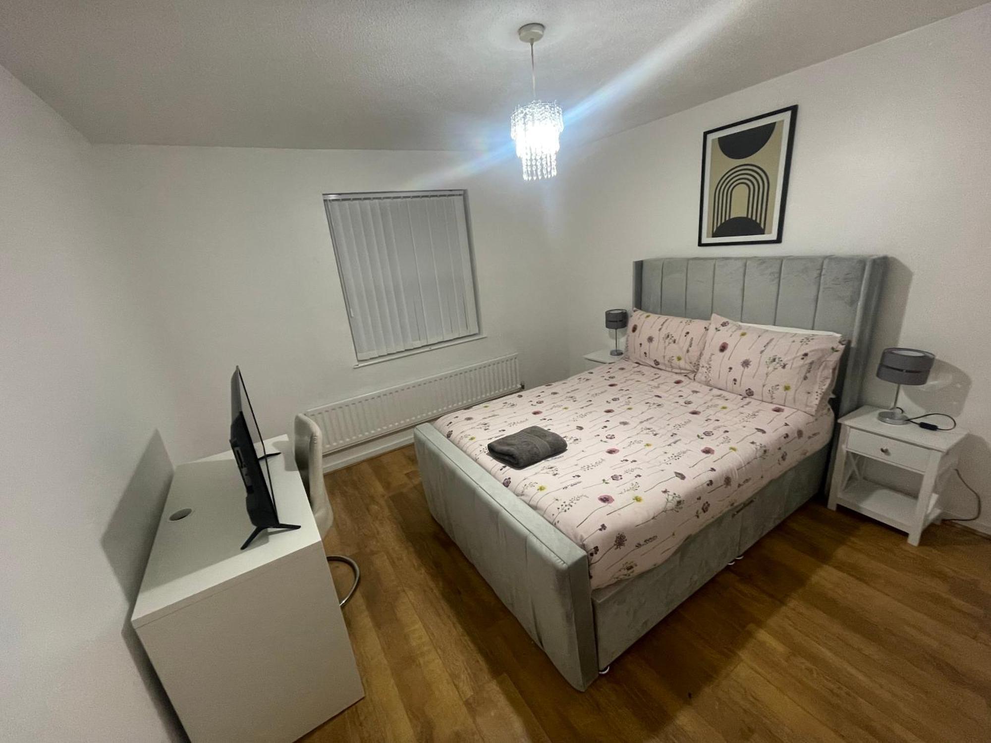New! 4 Bedroom London House With Garden And Lawn Exteriör bild