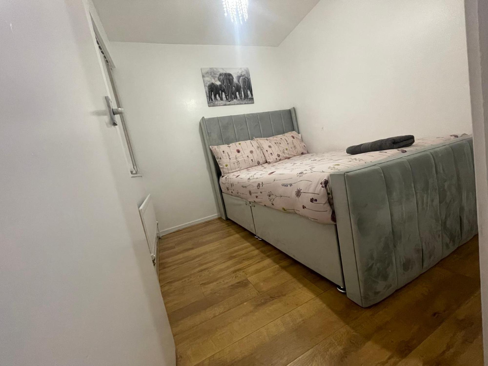 New! 4 Bedroom London House With Garden And Lawn Exteriör bild